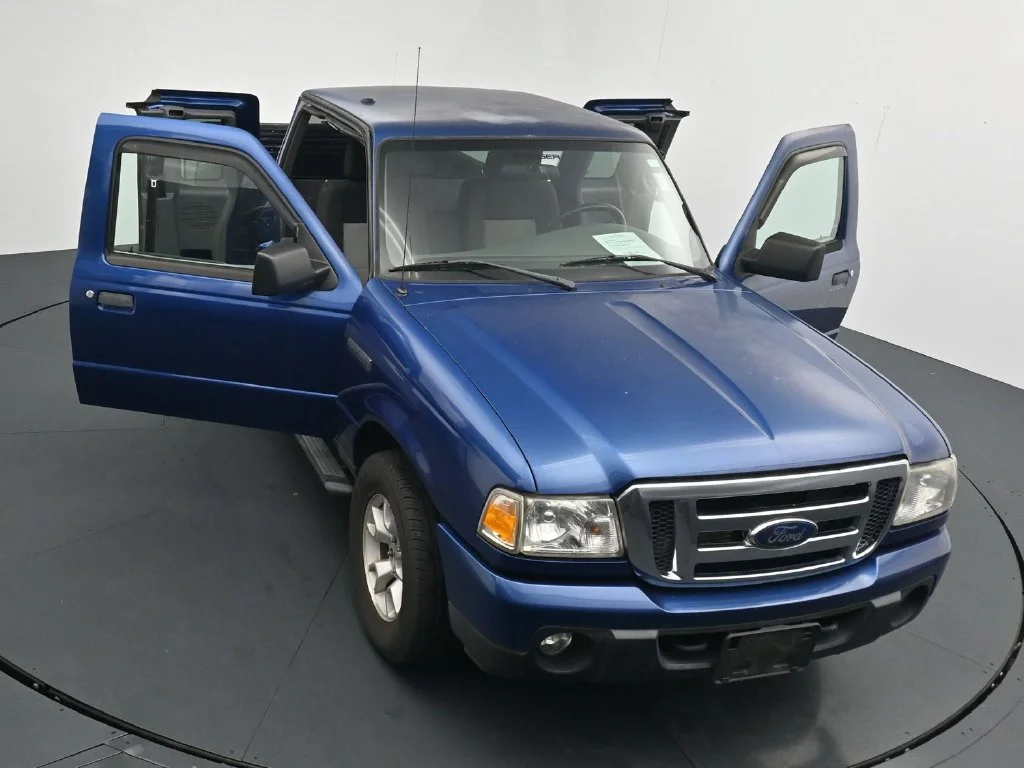 Used 2011 Blue Ford XLT image 24