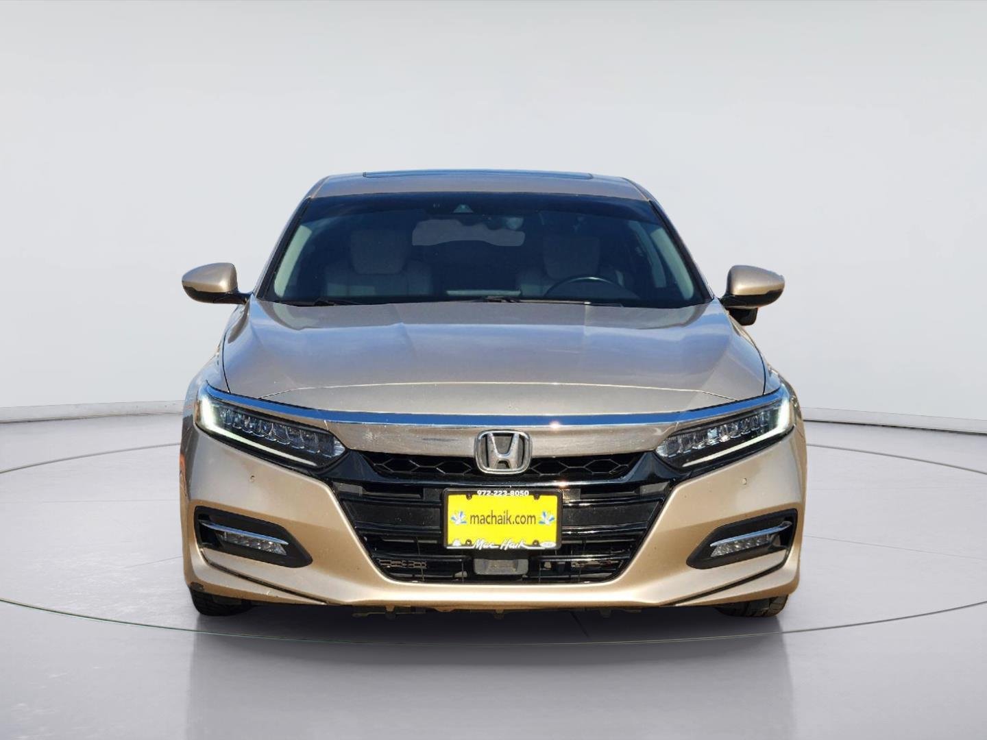 Used 2019 Champagne Frost Pearl Honda Touring image 2