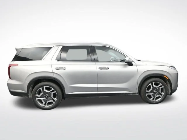 Used 2025 Silver Hyundai SEL Premium image 5