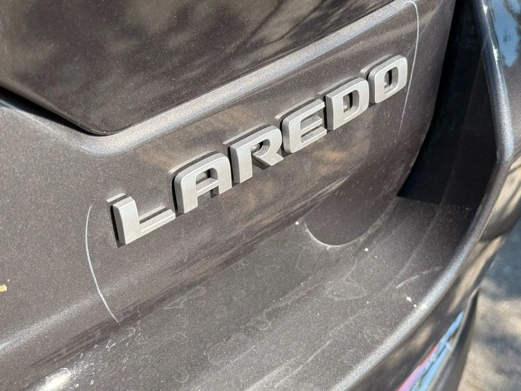 New 2026 Baltic Gray Metallic Clear-Coat Exterior Paint Jeep Laredo image 31