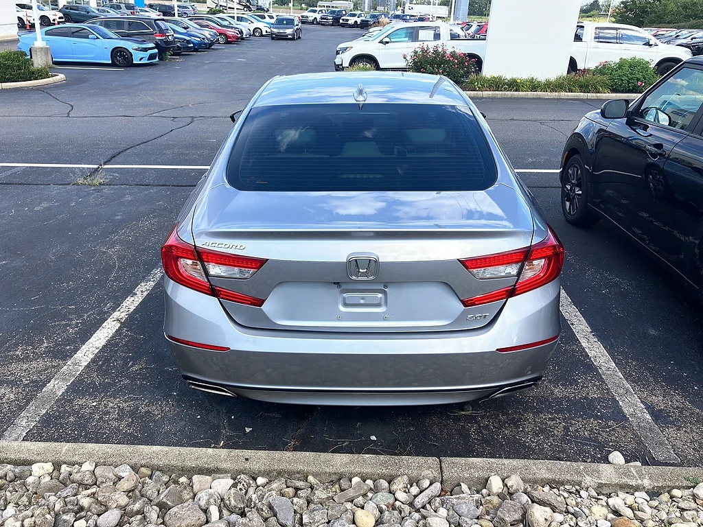 Used 2019 Lunar Silver Metallic Honda EX-L image 6