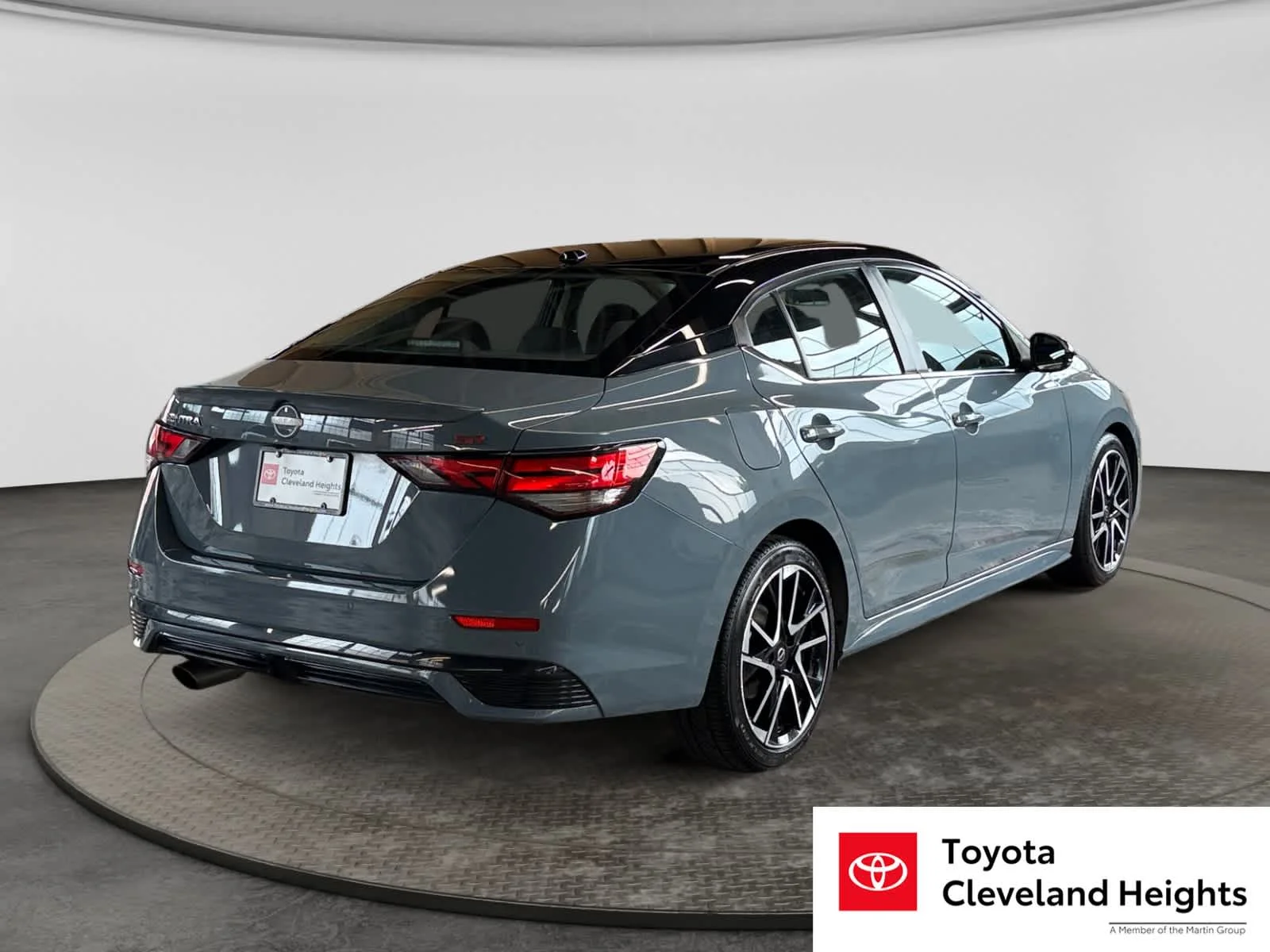 Used 2025 Atlantic Gray Metallic/Super Black Nissan SR image 5