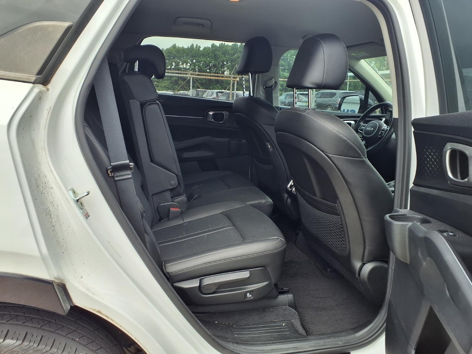 Used 2022 Glacial White Pearl Kia S image 10