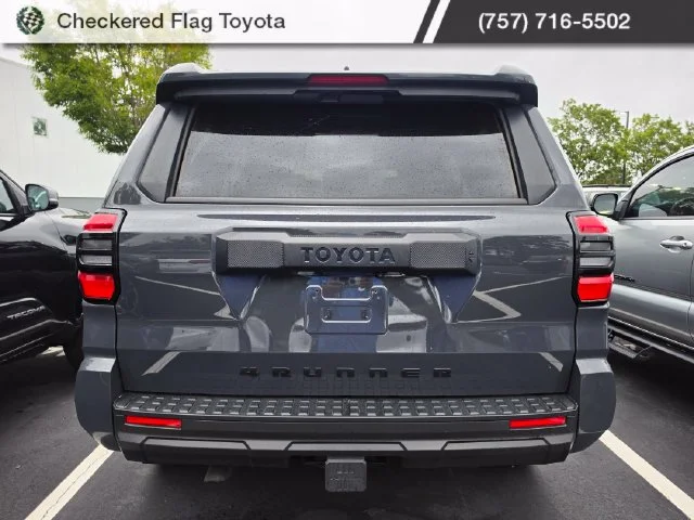 Used 2025 Underground Toyota SR5 image 5