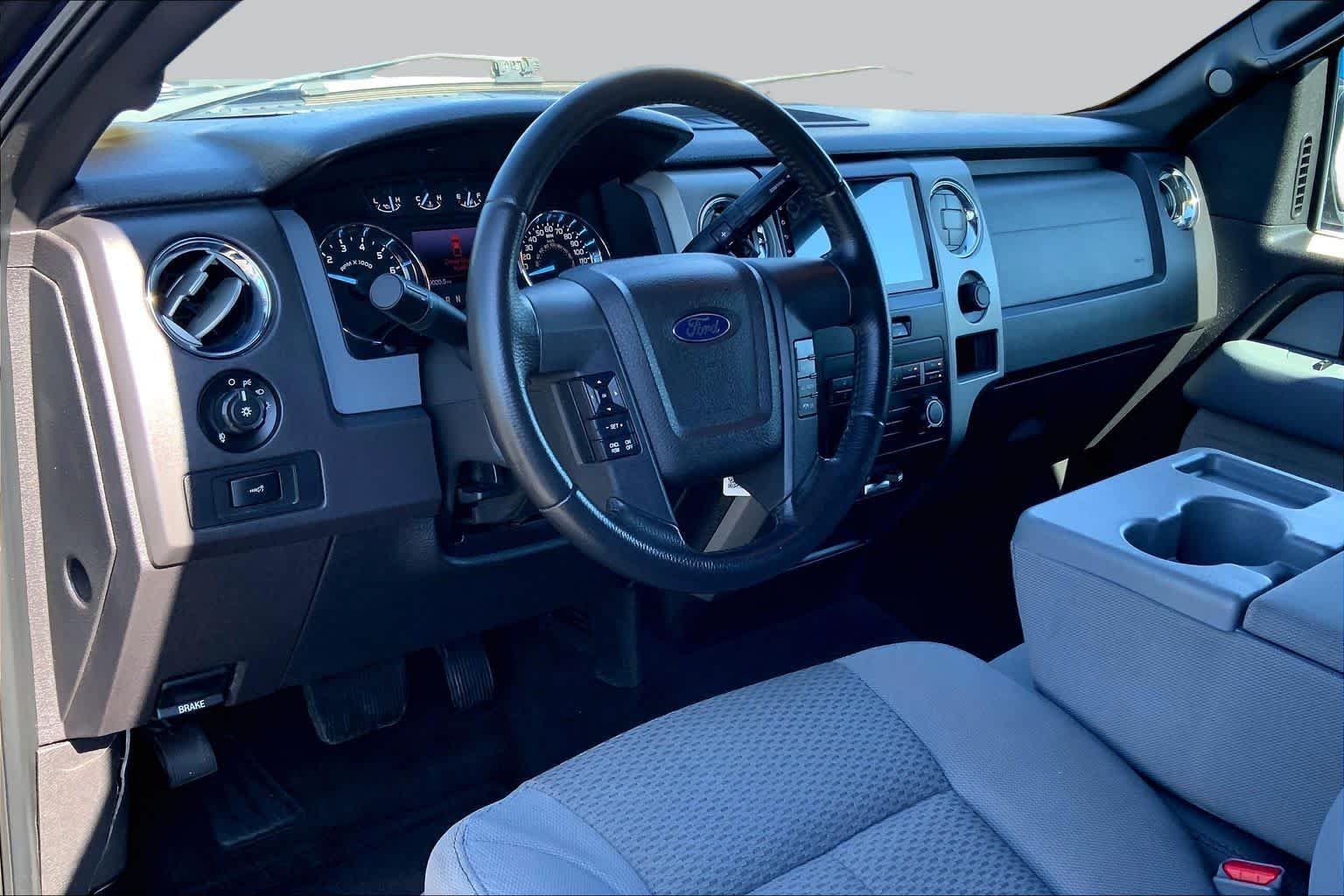 Used 2012 Dark Blue Pearl Metallic Ford XLT image 16