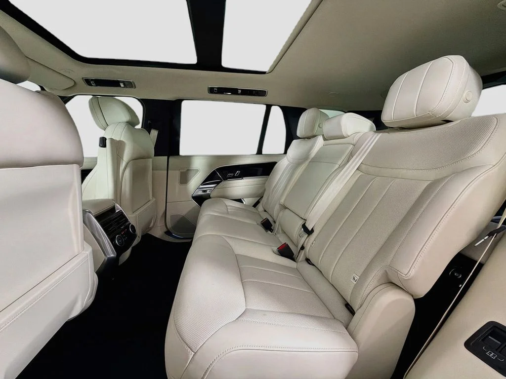 New 2026 Santorini Black Land Rover SE LWB 7-Seats / V8 image 26
