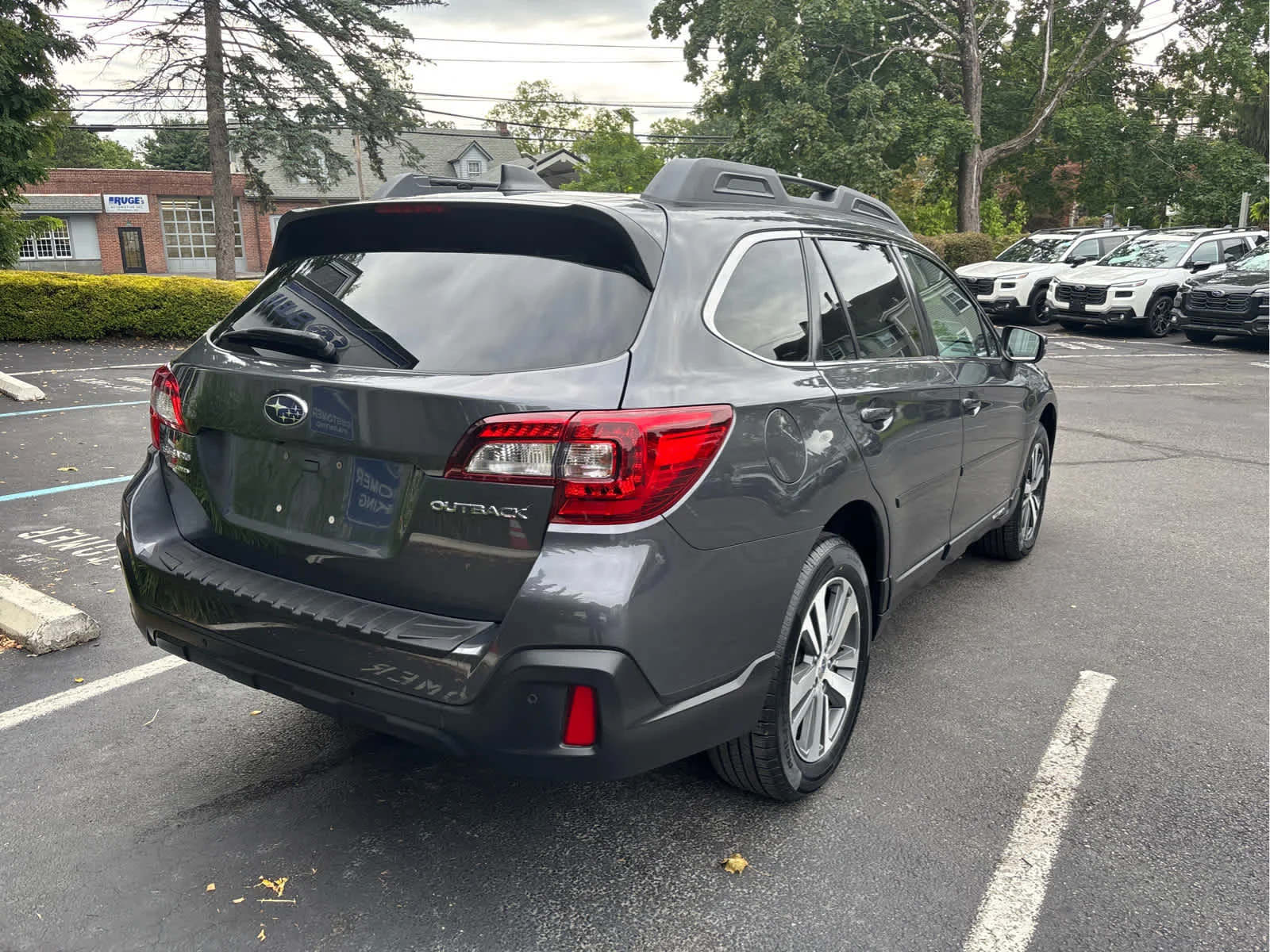 Used 2018 Magnetite Gray Metallic Subaru Limited image 3