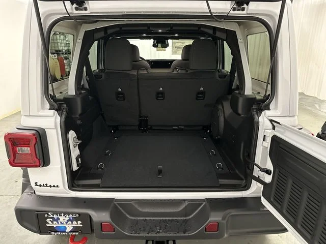 New 2027 Bright White Clearcoat Jeep Rubicon image 22
