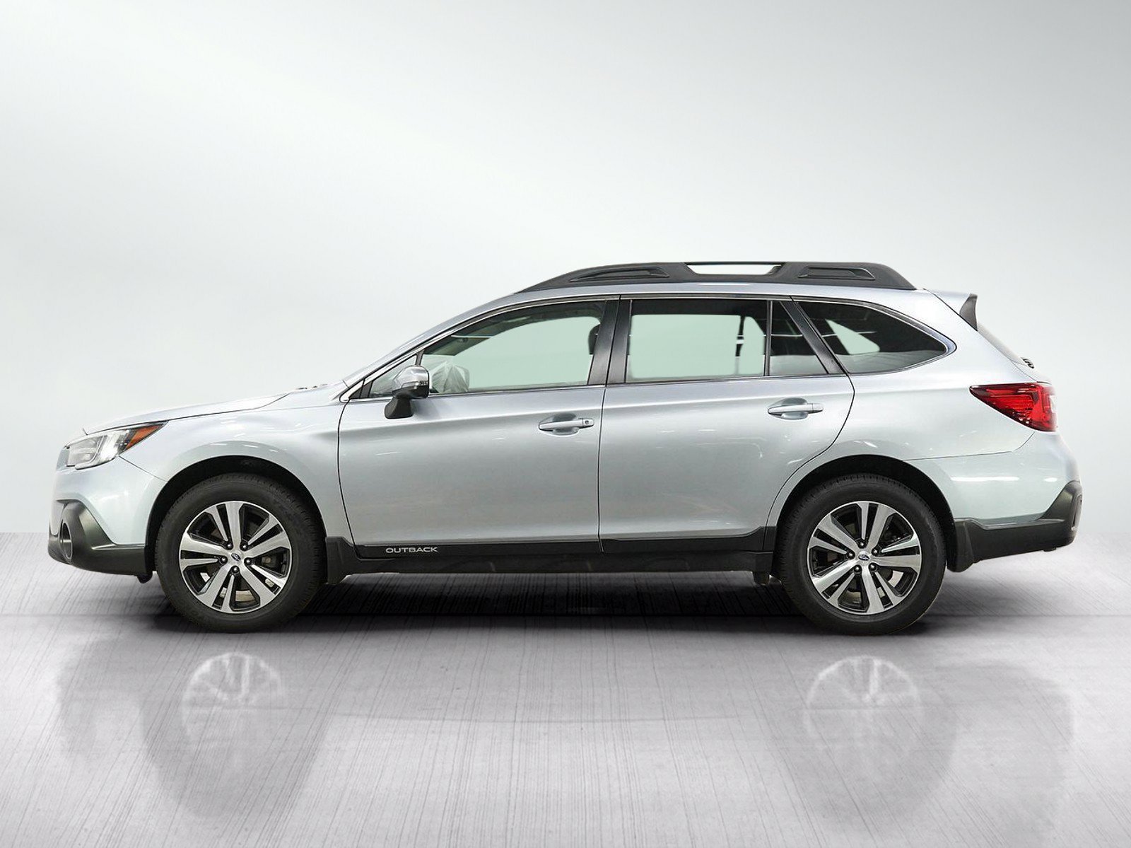 Used 2019 Subaru Outback Limited with VIN 4S4BSANC0K3279488 for sale in South Saint Paul, Minnesota
