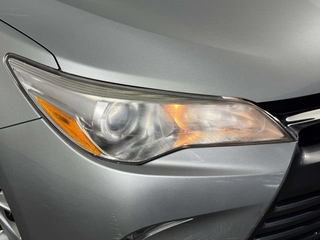 Used 2017  Toyota LE image 15