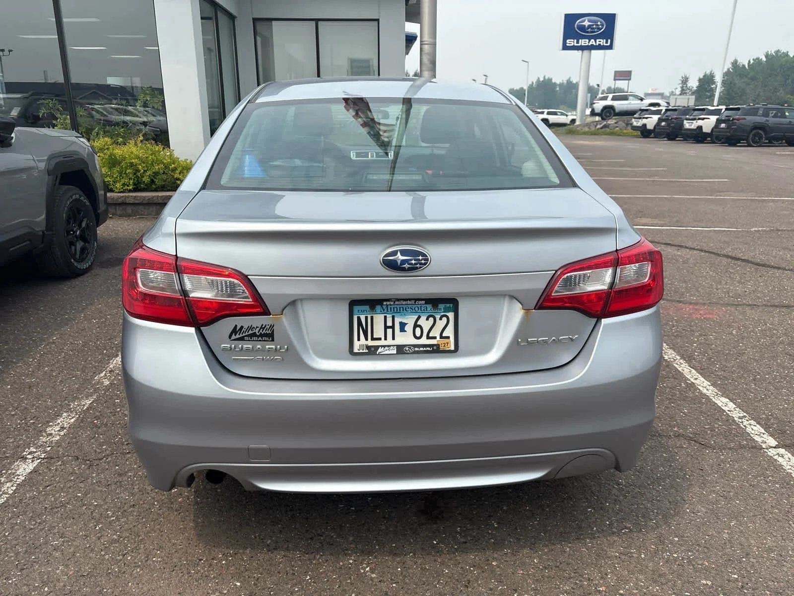 Used 2015 Ice Silver Metallic Subaru 2.5i image 2