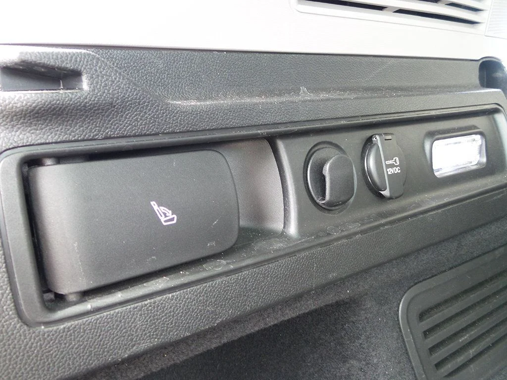 Used 2019 Black Alfa Romeo Base image 44