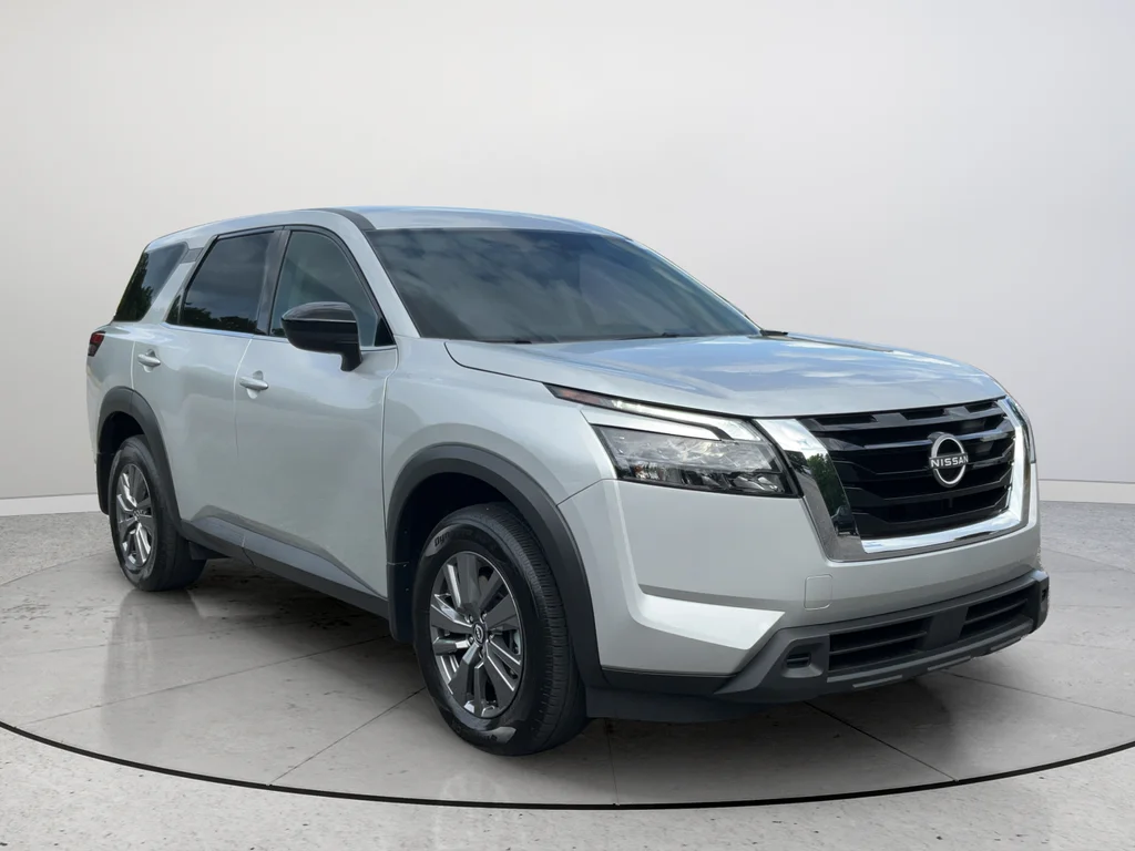 2025 Nissan Pathfinder S 4WD's photo