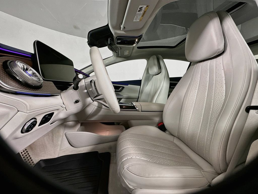 Certified Used 2023 White Mercedes-Benz 500 Sedan image 22