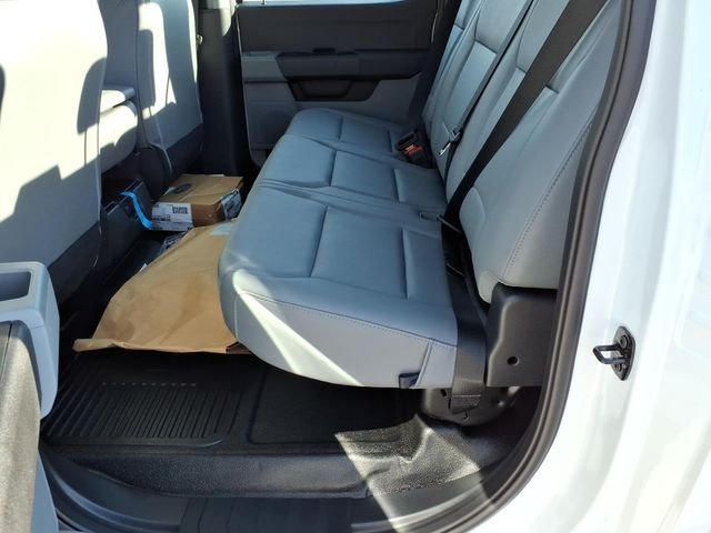 2026 Ford F-350 Super Duty Chassis Cab XL - Photo 17
