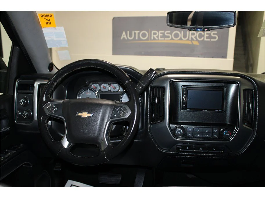 Used 2014 Silver Ice Metallic Chevrolet LT image 15