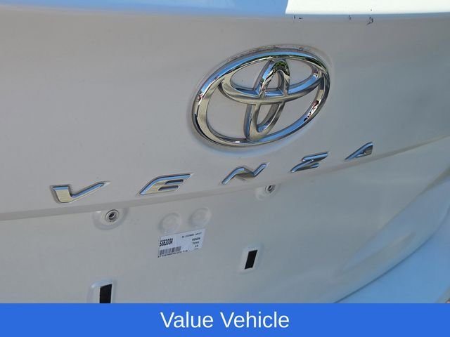 Used 2010 Blizzard Pearl Toyota Base image 6