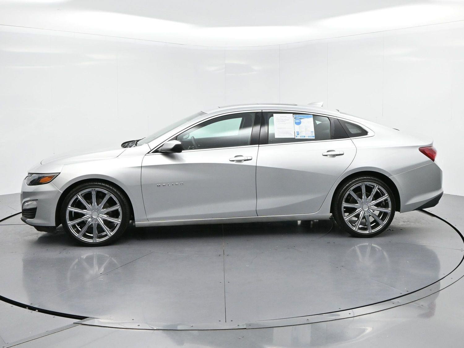 Used 2021 SILVER ICE METALLIC Chevrolet LT image 4