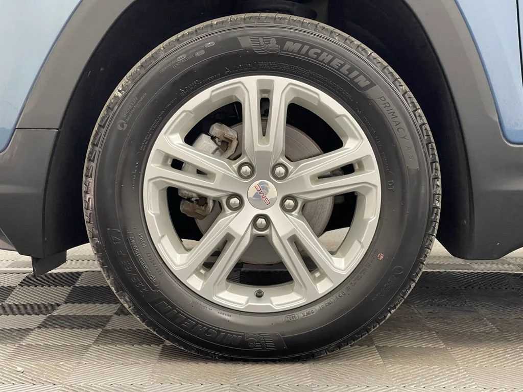 Used 2024 Downpour Metallic GMC SLE image 12