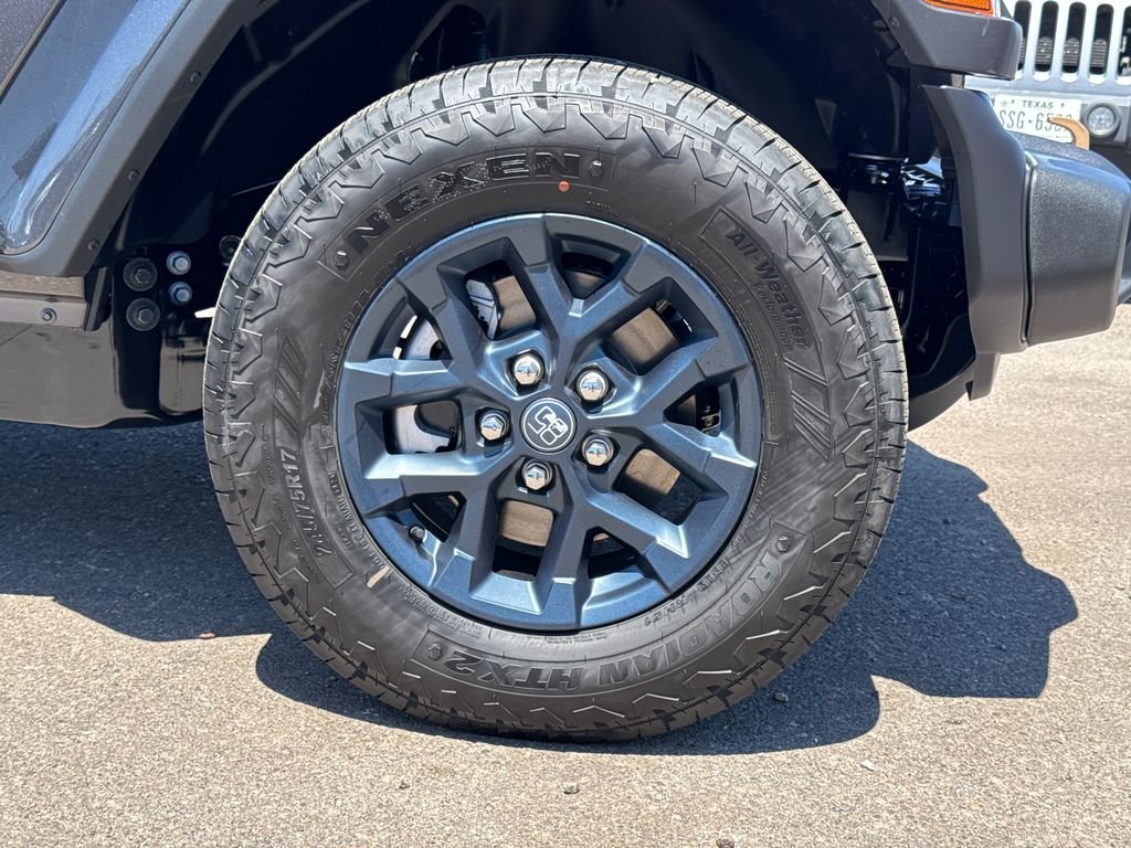 New 2026 Granite Crystal Metallic Clear-Coat Exterior Paint Jeep 85th Anniversary Edition image 7