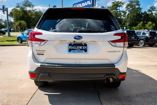 Used 2020 Crystal White Pearl Subaru Premium image 5
