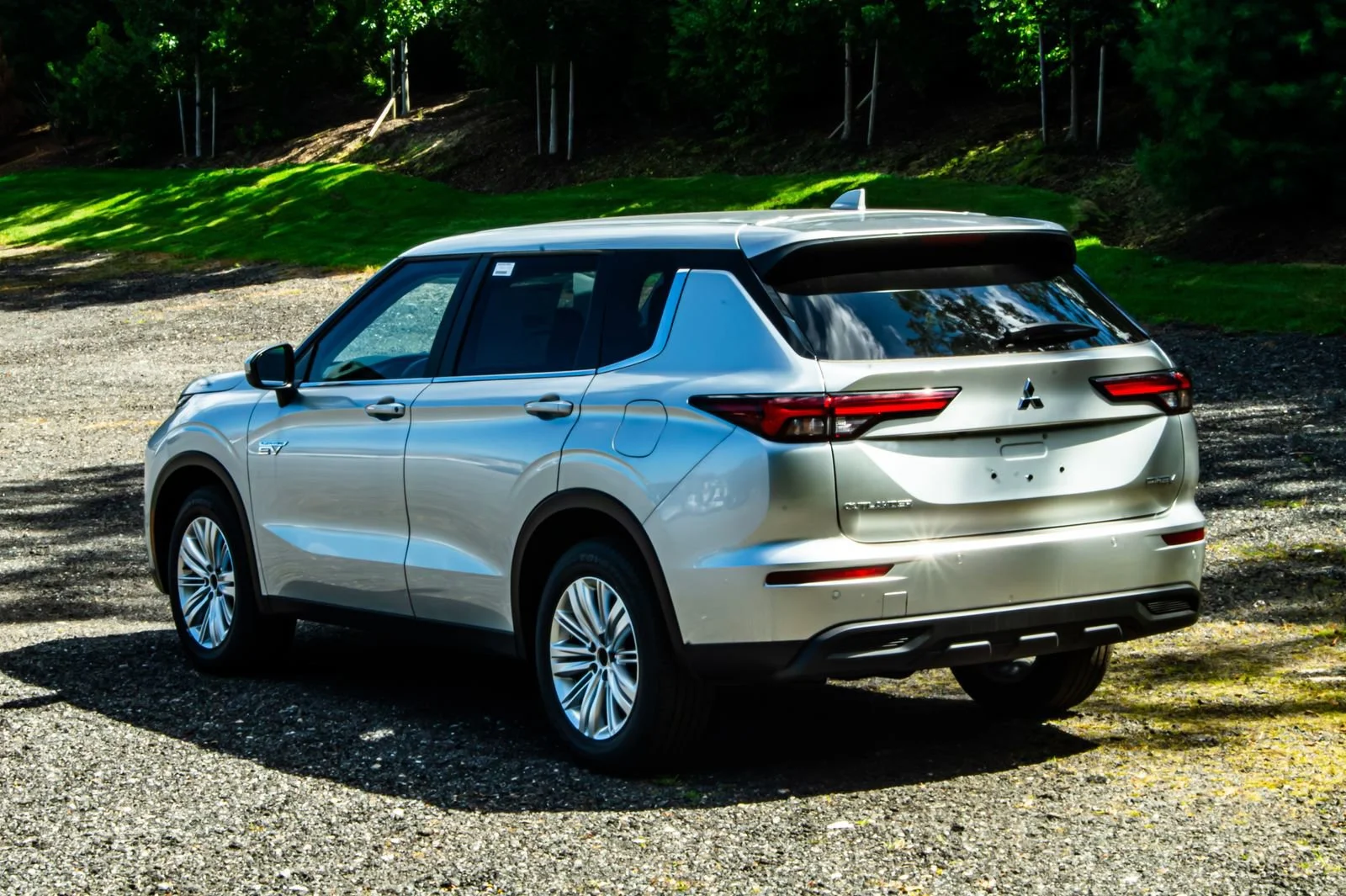 2025 Mitsubishi Outlander Plug-in Hybrid ES - Photo 6