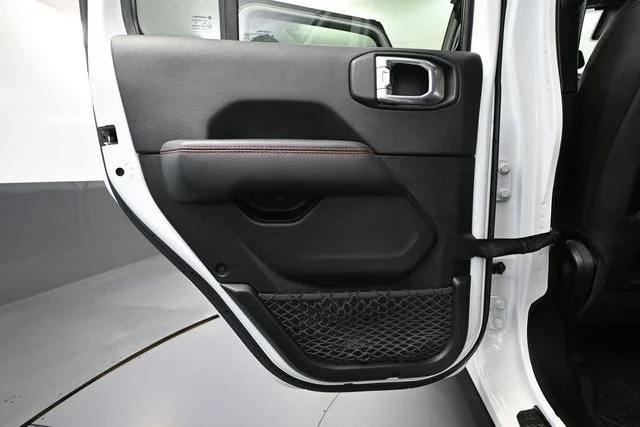Used 2019 White Jeep Unlimited Rubicon image 32