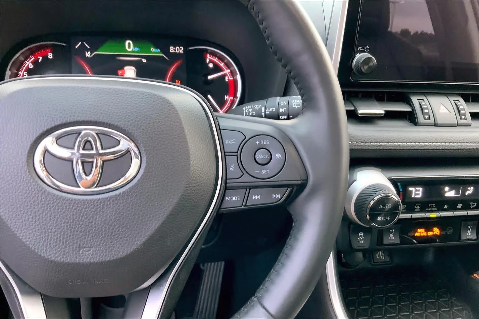 Used 2024 Wind Chill Pearl Toyota XLE Premium image 22