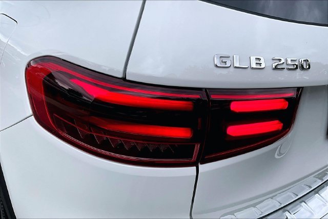 Used 2026 White Mercedes-Benz GLB 250 image 25