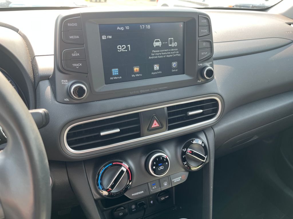 Used 2021 White Hyundai SEL Plus image 17