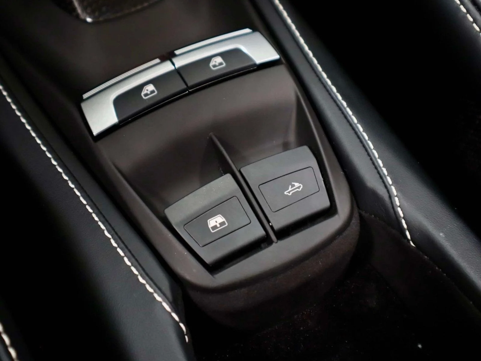 Certified Used 2018 Nero Ferrari  image 30