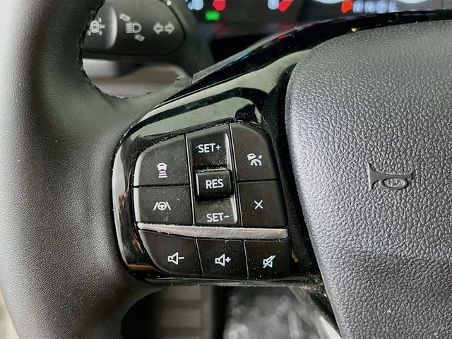 Used 2022 White Ford SE image 13