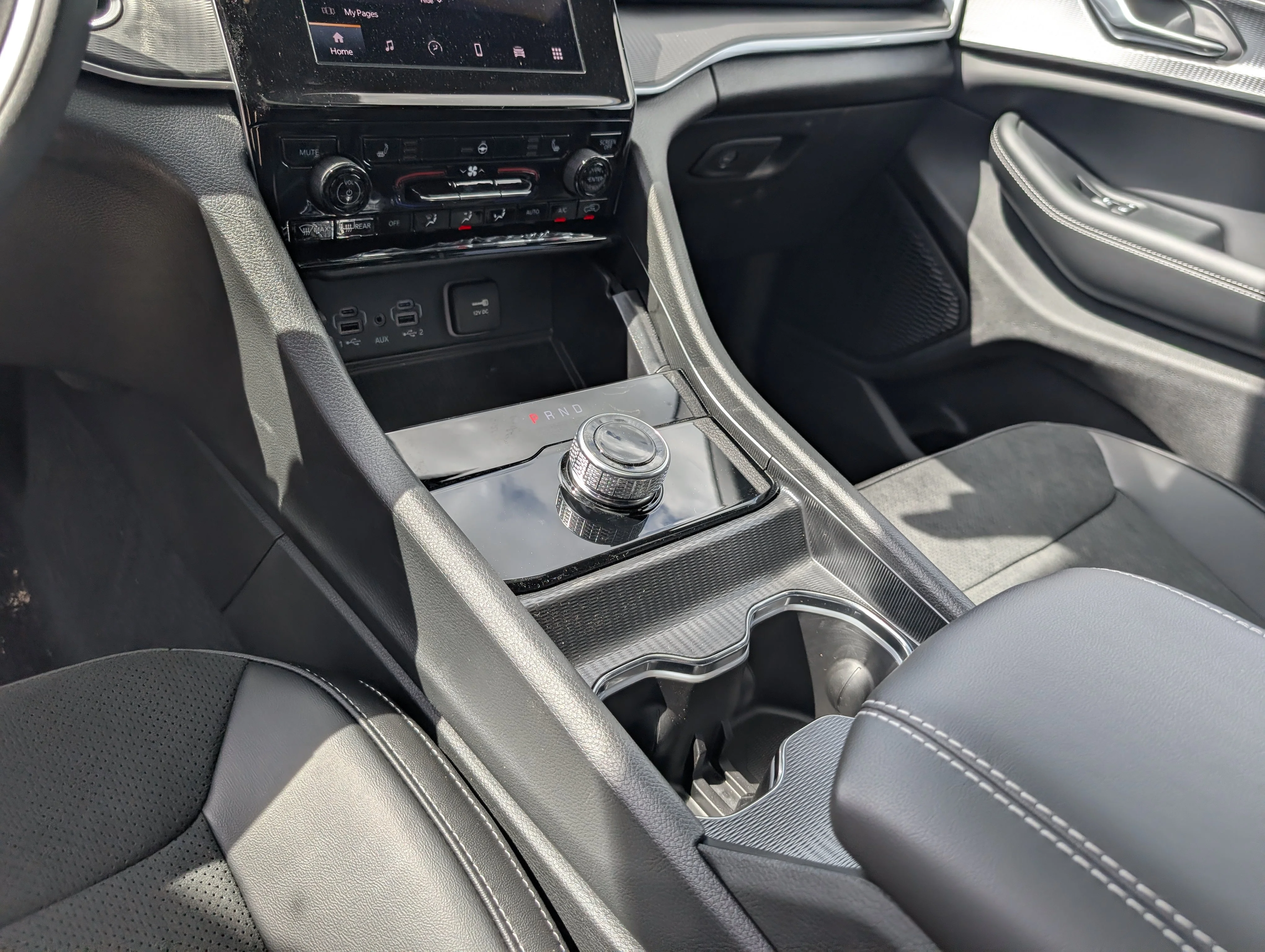New 2025 Baltic Grey Metallic Jeep Altitude image 34