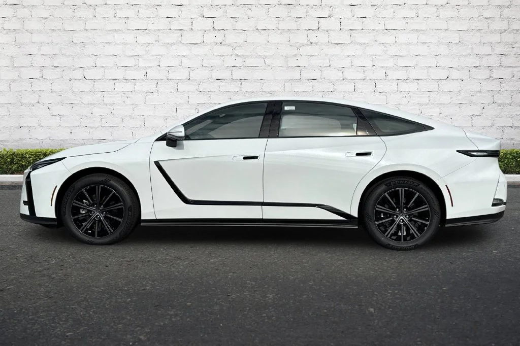 New 2026 Ultra White Lexus ES 350e PREMIUM image 7