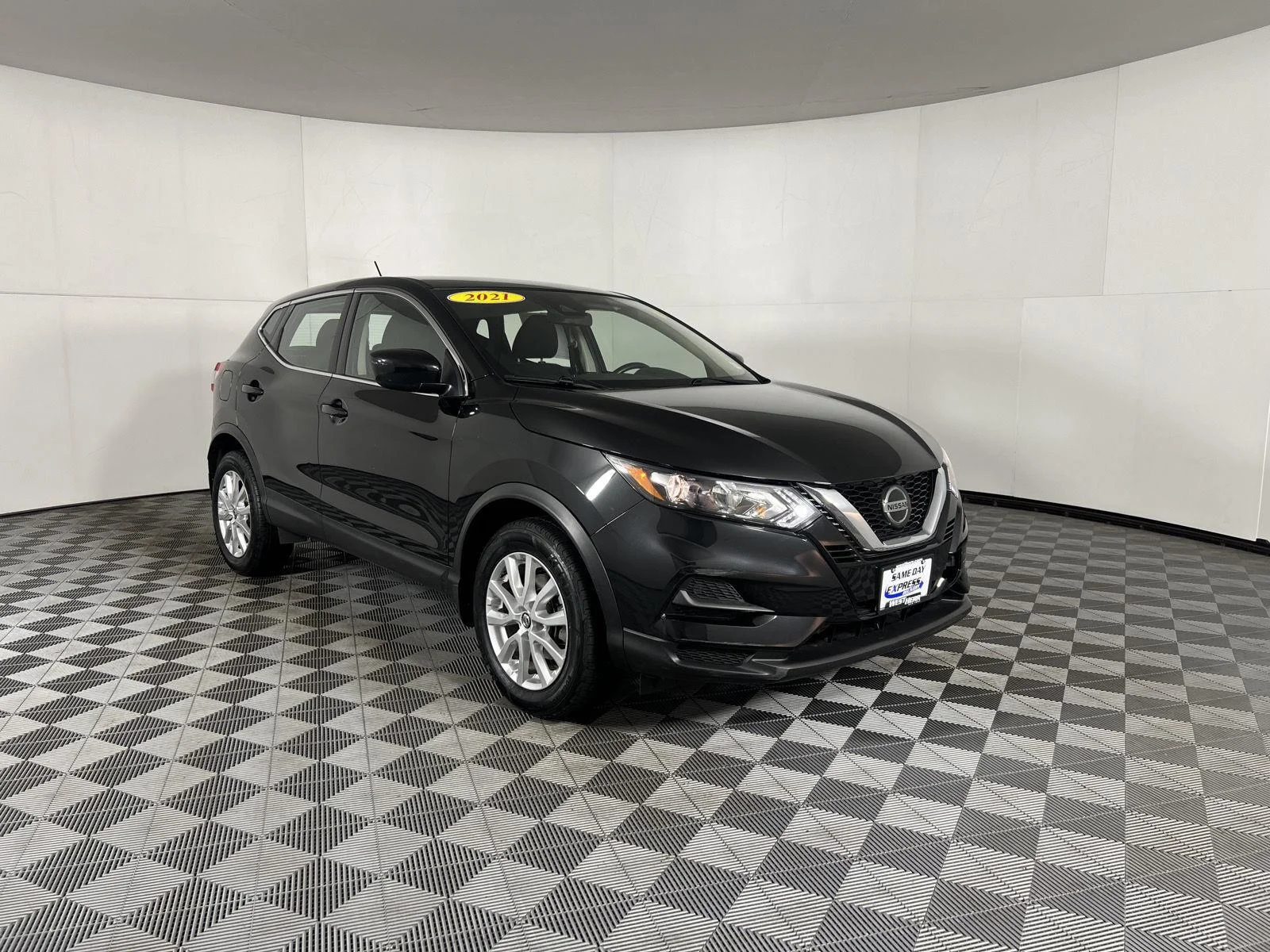 Used 2021 Magnetic Black Pearl Nissan S image 19