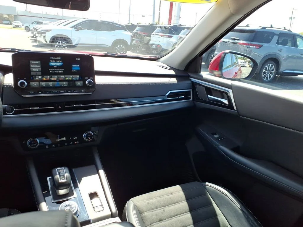 Used 2024 Red Mitsubishi SE image 15