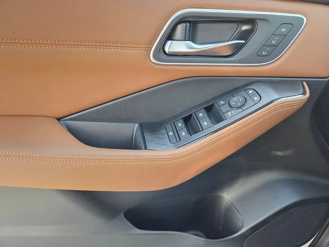 New 2026 White/off-white Nissan Platinum image 23