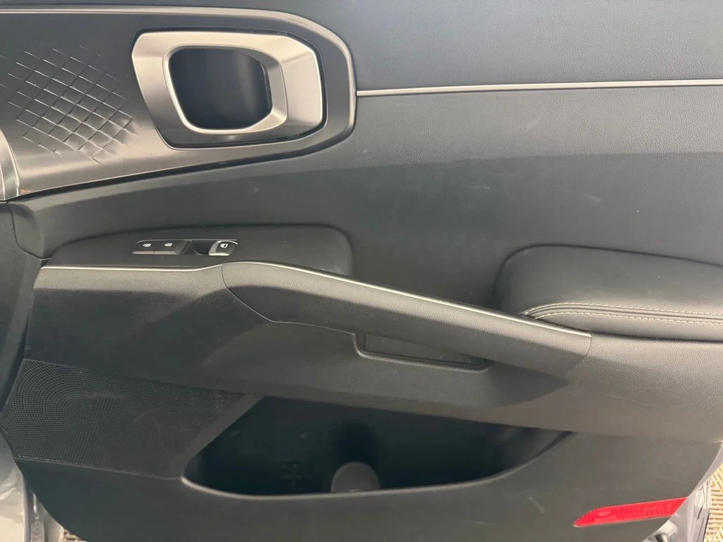Used 2025 Silver Kia S image 20