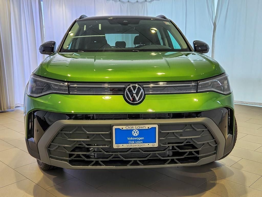 New 2026 Bright Moss Green W/Deep Black Roof Volkswagen 1.5T SE Black image 2
