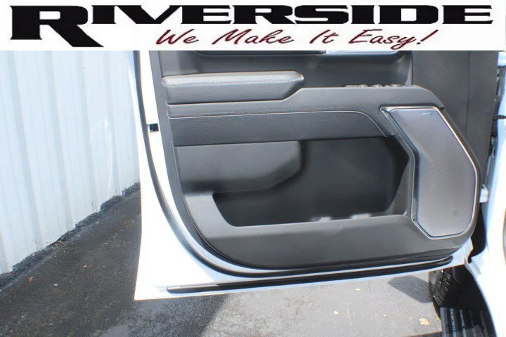 Certified Used 2025 White Frost Tricoat GMC Denali image 6