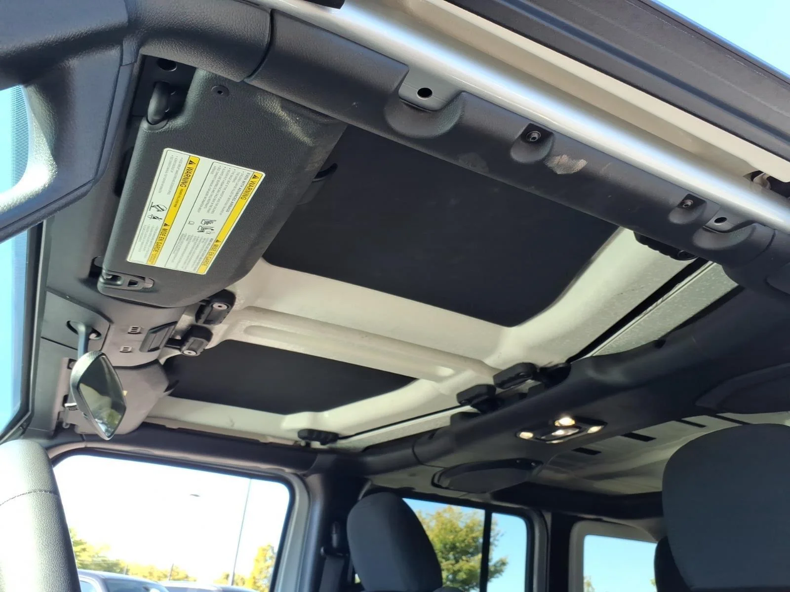 Used 2023 Silver Zynith Clearcoat Jeep Sport Altitude image 6
