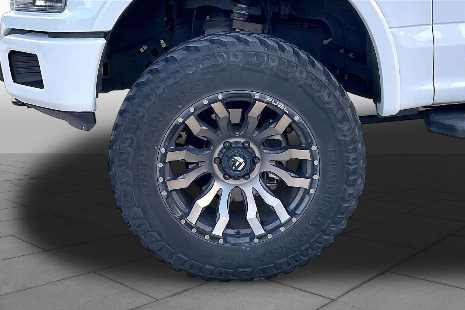 Used 2019 Oxford White Ford LARIAT image 11