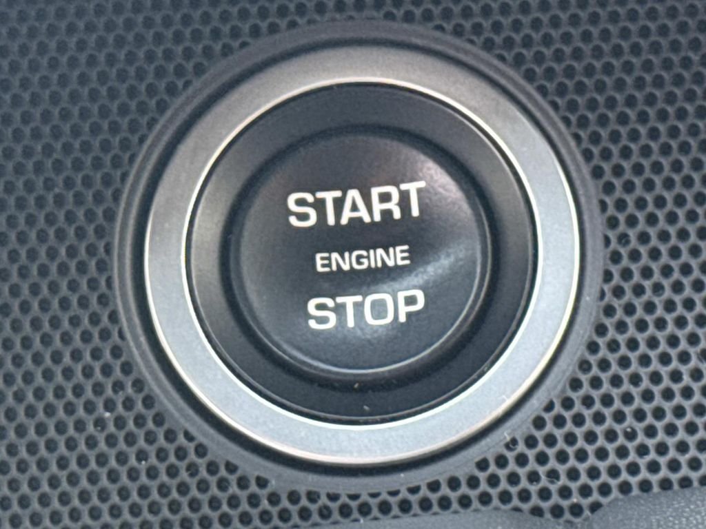 Used 2019 Black Land Rover 5.0L V8 Supercharged image 10