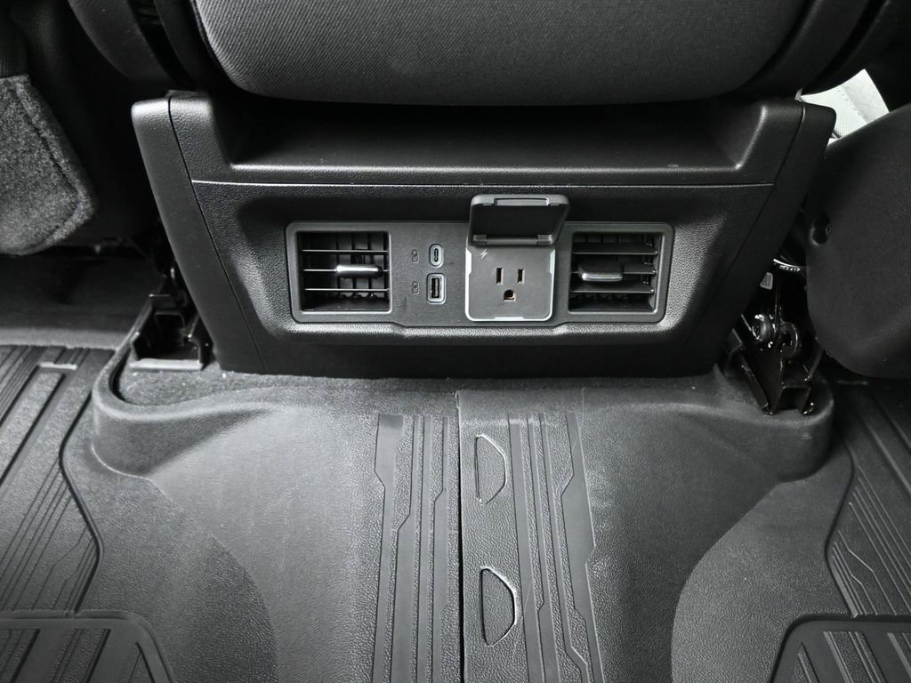 2026 GMC Sierra 1500 SLE - Photo 17