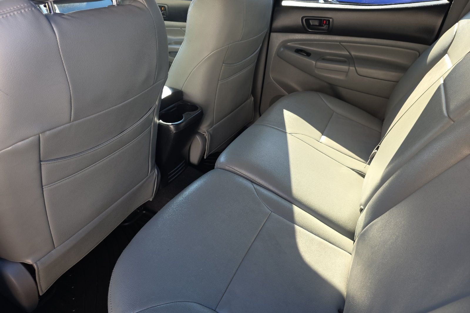 Used 2013 Black Toyota Base image 13
