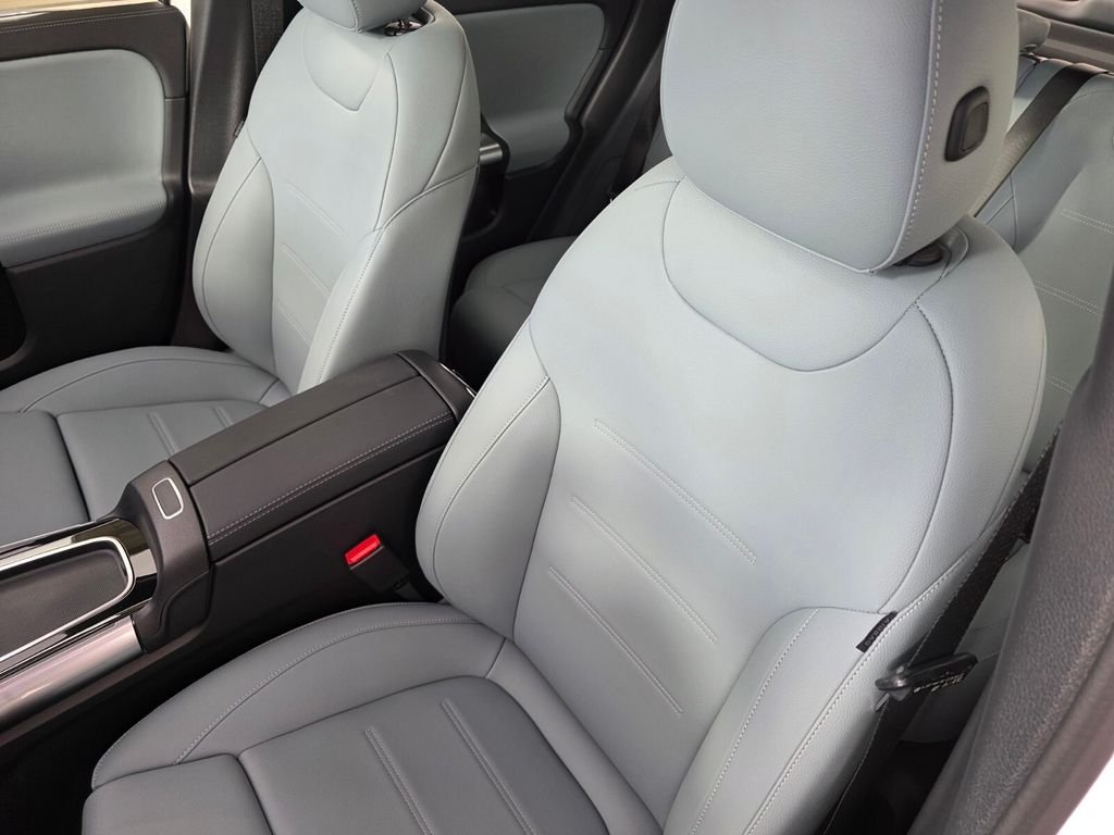 New 2026 Polar White Mercedes-Benz AMG® GLA 35 4MATIC® SUV image 8