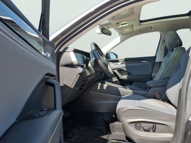 New 2026 Platinum Gray Metallic Volkswagen SE 4Motion image 14