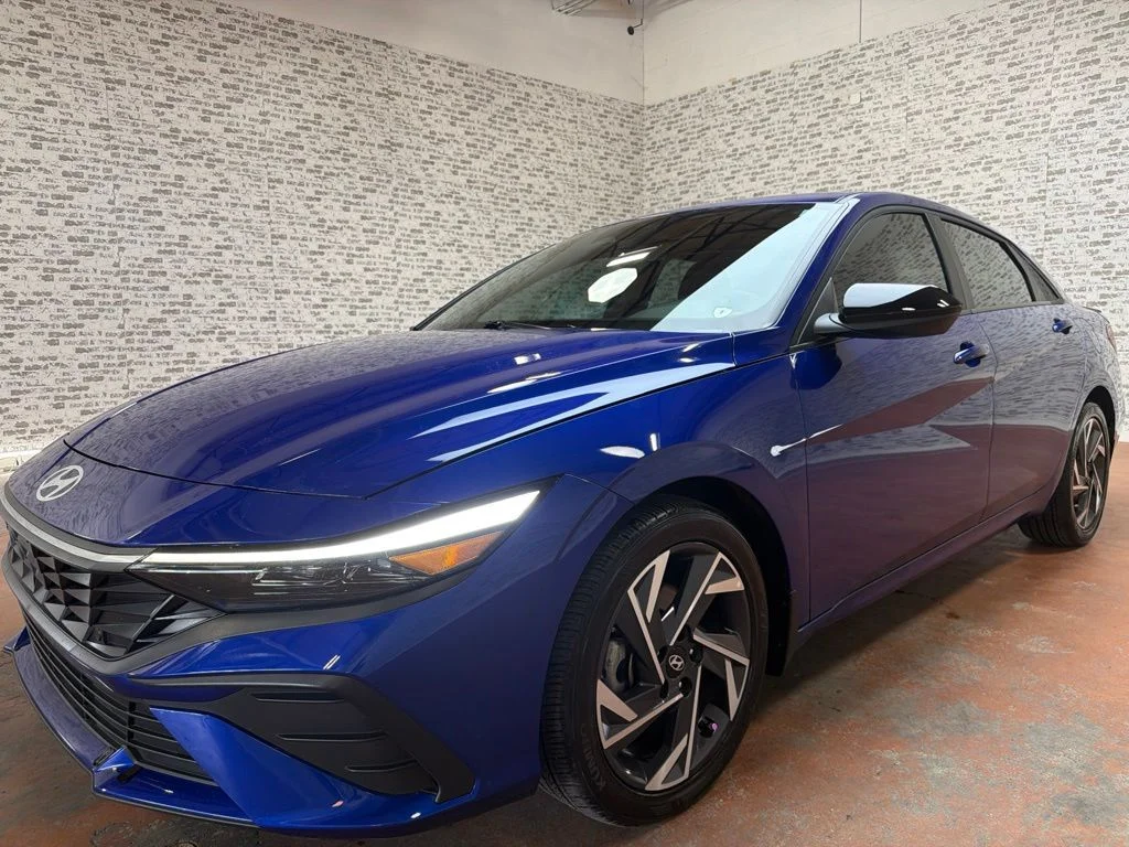 Used 2025 Intense Blue Hyundai SEL Sport image 3