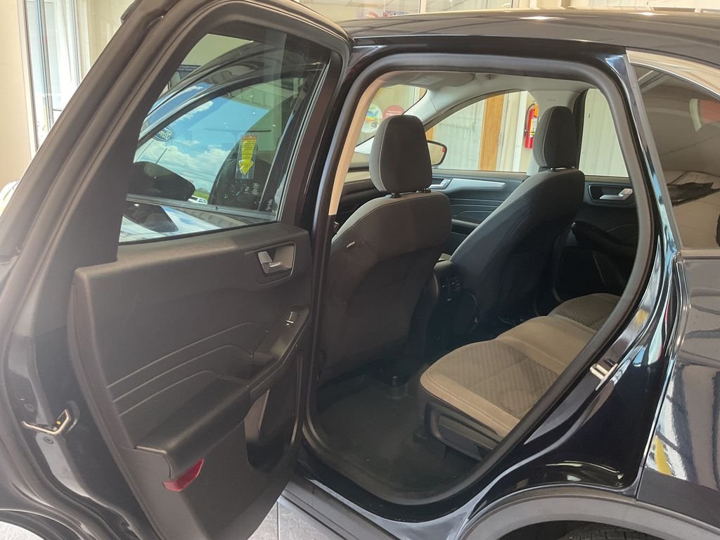 Used 2021 Blue Ford SE image 28