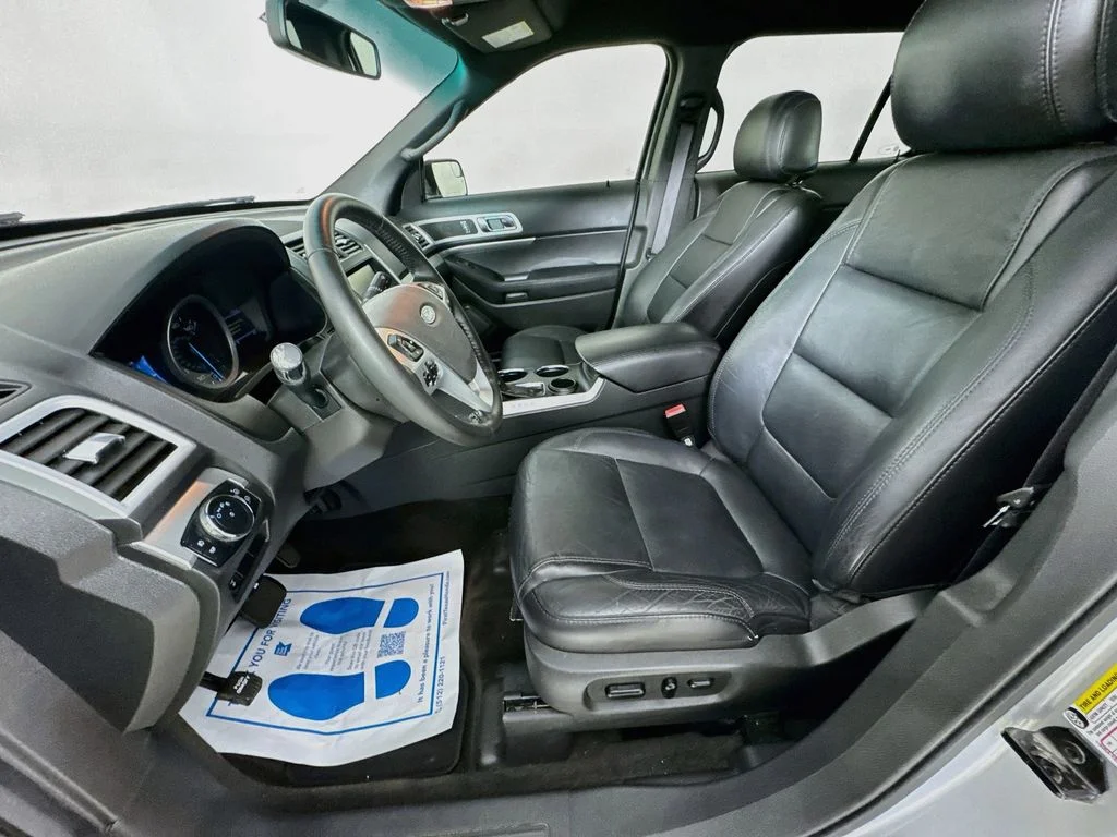 Used 2013 Ingot Silver Ford XLT image 24
